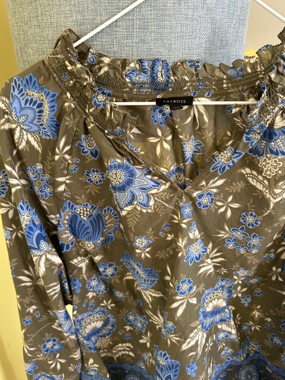 Talbots Olive and Blue Floral Peasant Top | size Medium | worn only 1 time - Picture 3 of 7